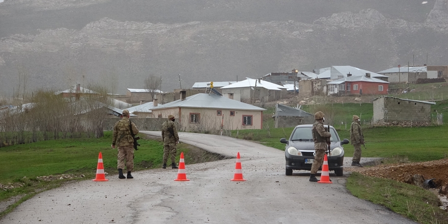 Karantinaya alınan mahallede bir kişi yaşamını yitirdi