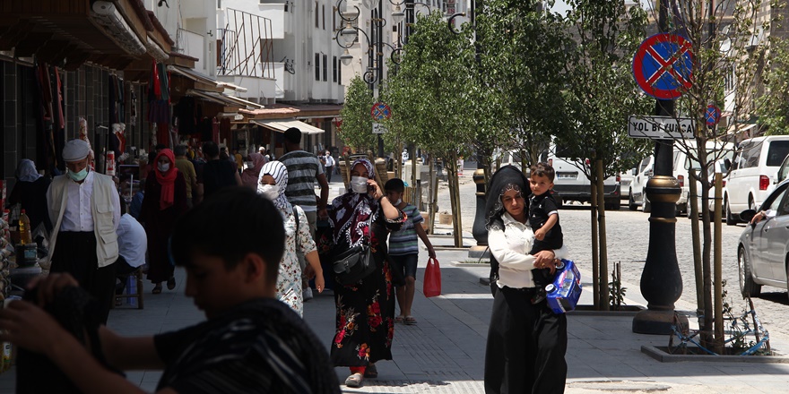 Diyarbakır'da ekonomi yorumu: Birbirimizi yiyeceğiz