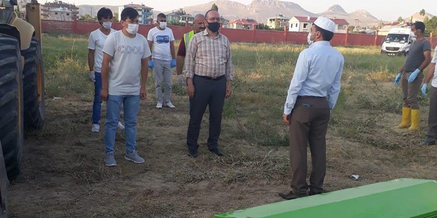 Van’da 21 göçmen kimsesizler mezarlığına defnedildi