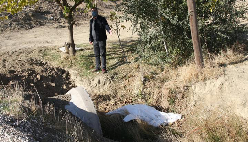 Ergani'de koruma tulumları tehlike saçıyor