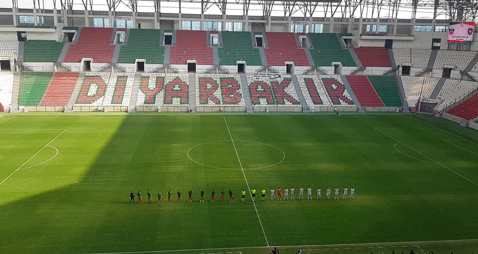 Diyarbekirspor maçında hakem ‘Of’ çektirdi