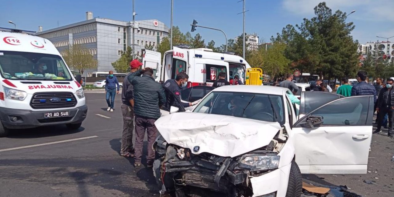 Diyarbakır’da trafik kazası: 5’i ağır 7 yaralı