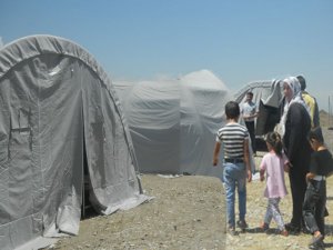 Rojava’daki ilk göçmen kampına yerleşim başladı