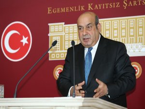 Kaplan: Başbakan, ırkçı oylara göz kırpıyor