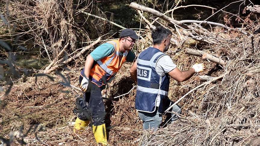 Aksaray'daki selde kaybolan bebek aranıyor