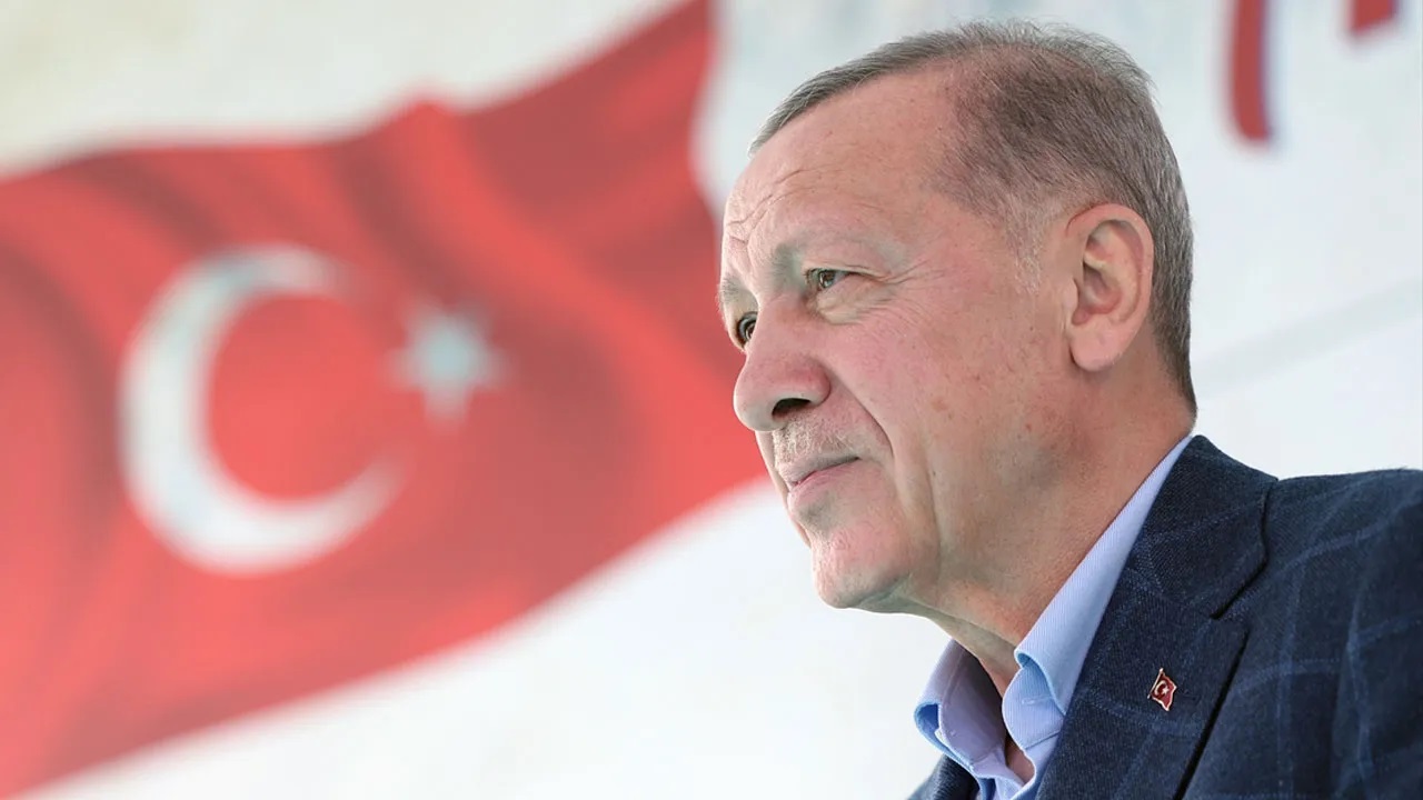 Erdoğan'ın danışmanlığına son verdiği 14 isim kimlerden oluşuyor?