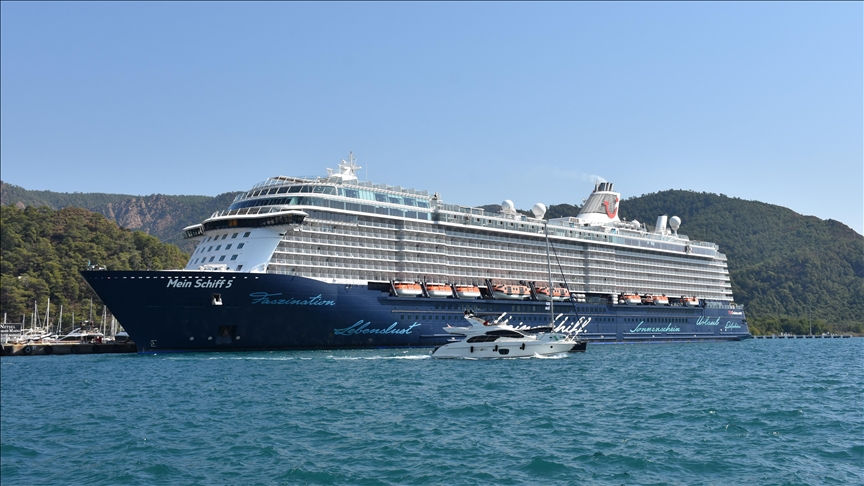 Yolcu gemisi "Mein Schiff 5" rotasını İsrail yerine Marmaris'e çevirdi