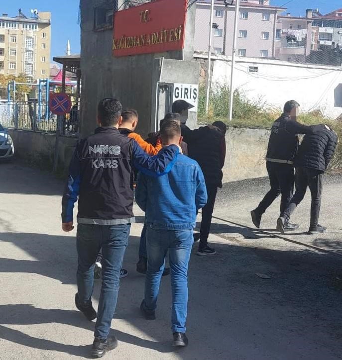 Kars’ta 3 uyuşturucu taciri tutuklandı