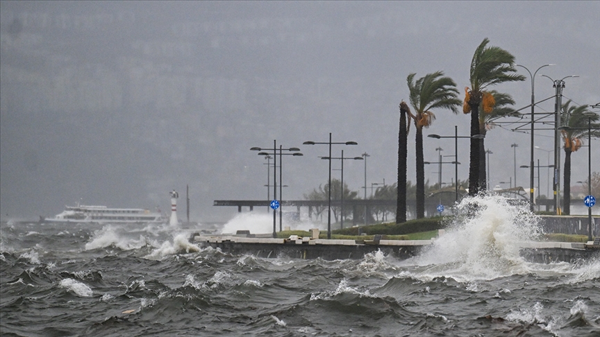 İzmir'de vapur seferleri iptal