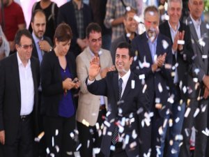 HDP'nin adayı Selahattin Demirtaş