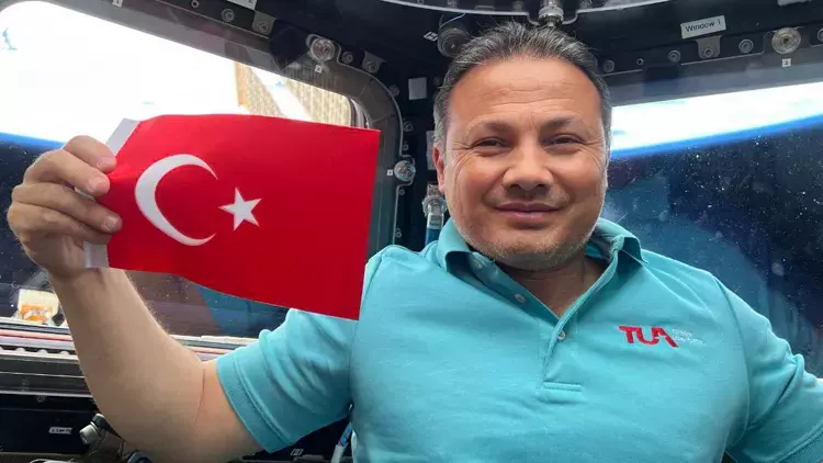 Alper Gezeravcı, Dünya'ya döndü