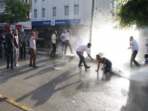 Van’da eylem yapan işçilere müdahale