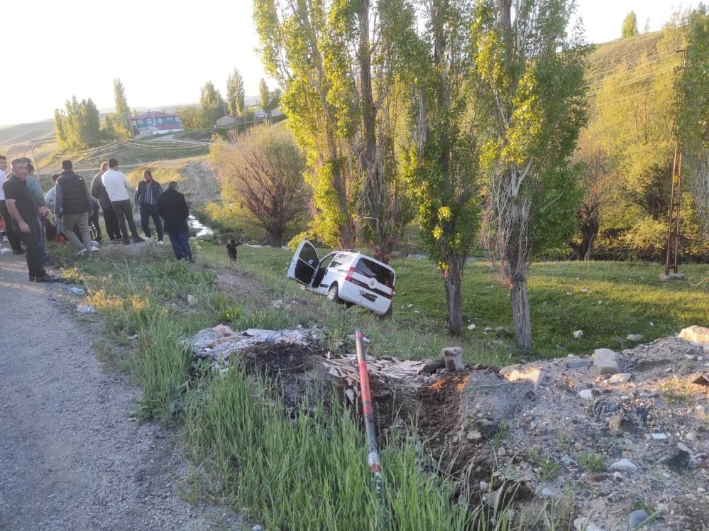 Yola çıkan inek kazaya neden oldu: 6 yaralı