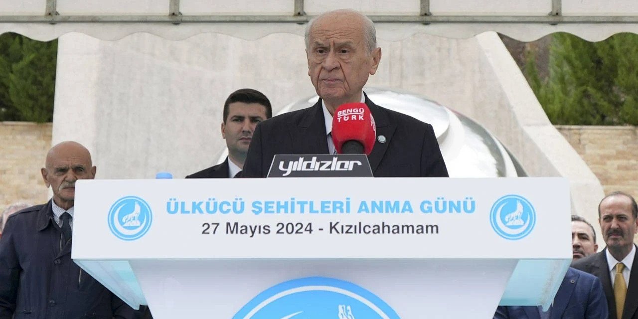 Bahçeli gazetecileri hedef aldı: Paramparça etmek nimet borcumuz!