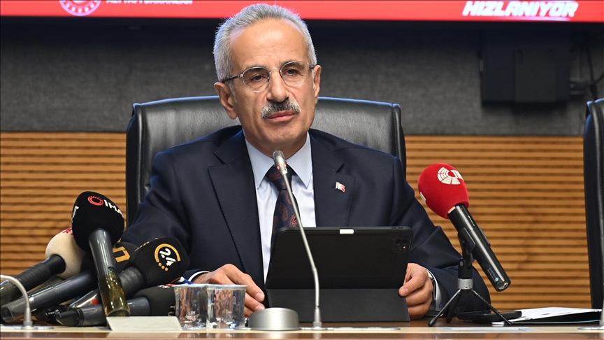 Uraloğlu, uçak biletleriyle ilgili açıklama yaptı