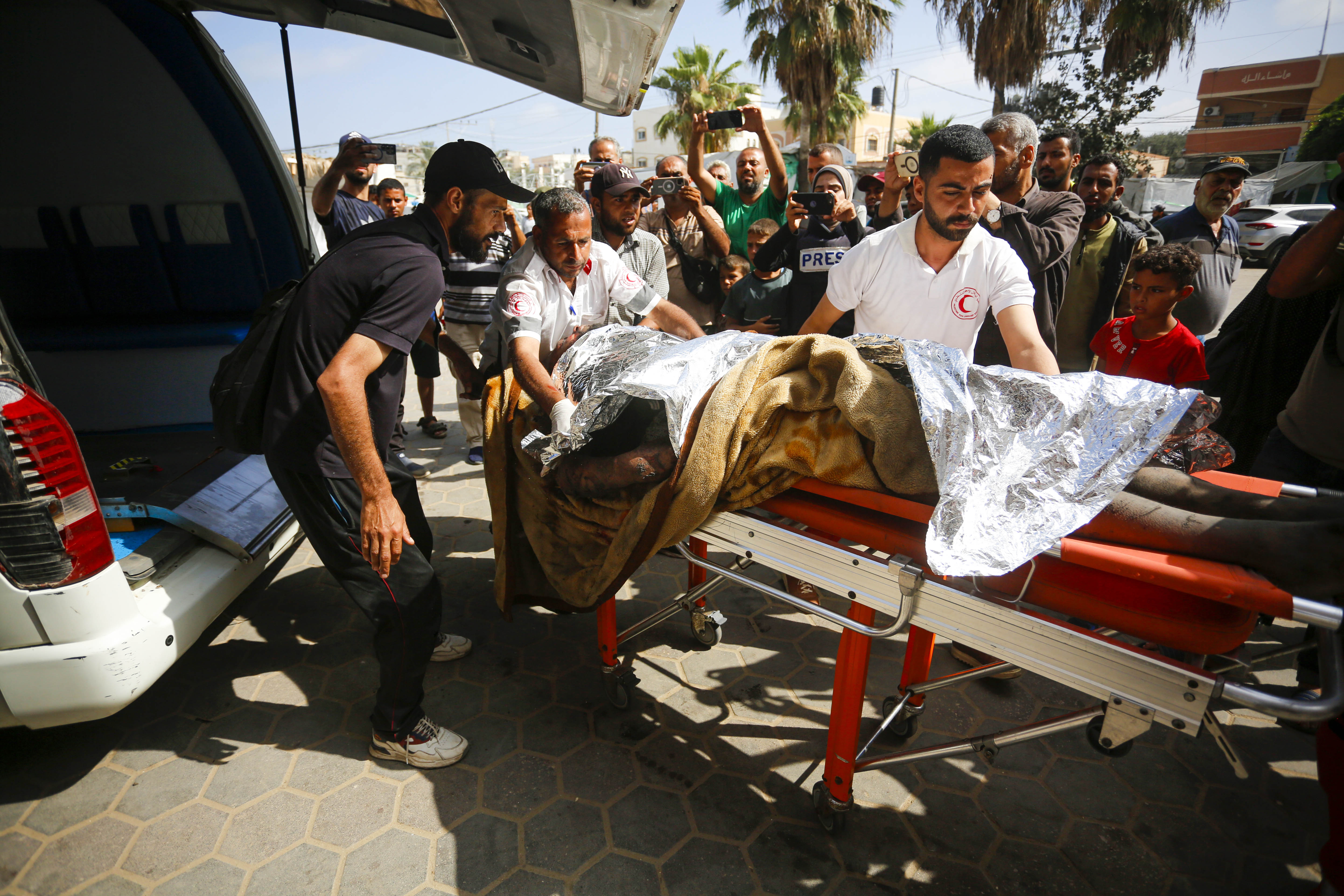 Gazze'ye gece saldırısı: Çok Sayıda Ölü Ve Yaralı Var