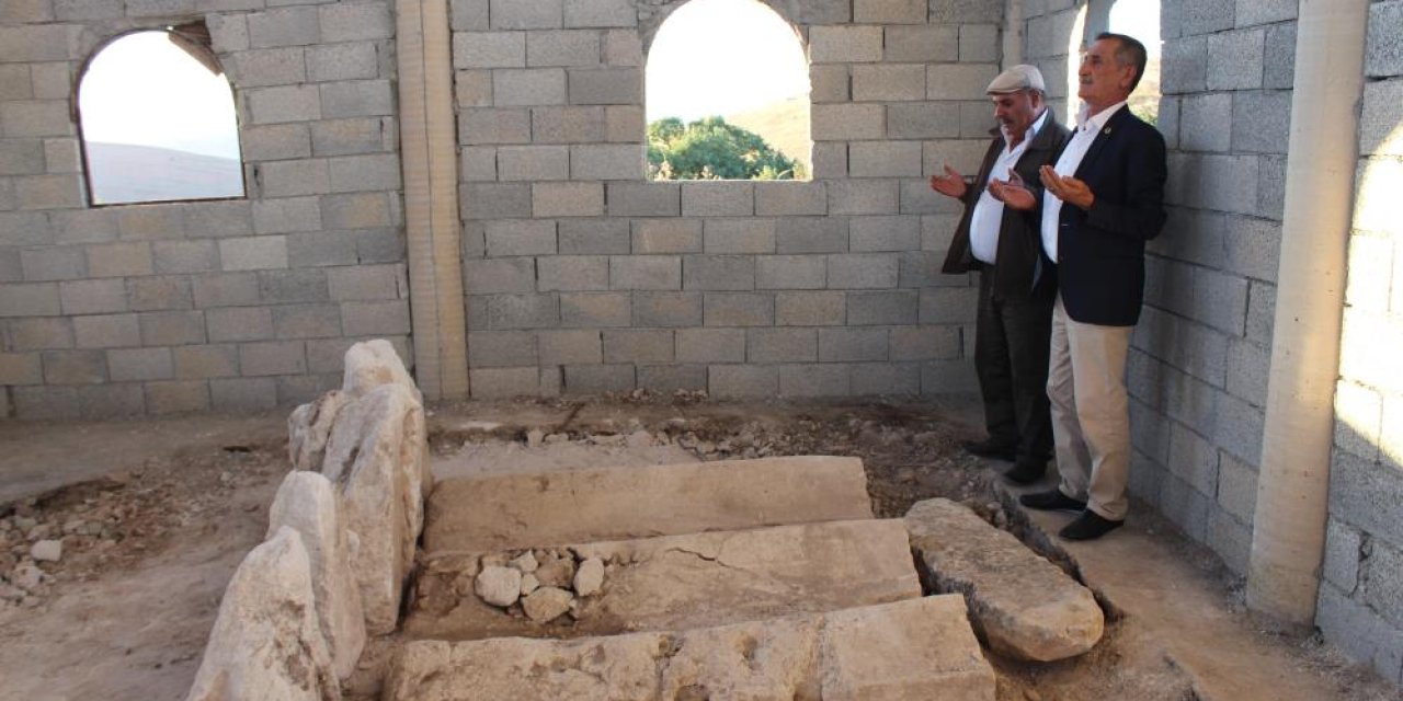Siirt'te restore edilen türbeden başka mezarlar çıktı