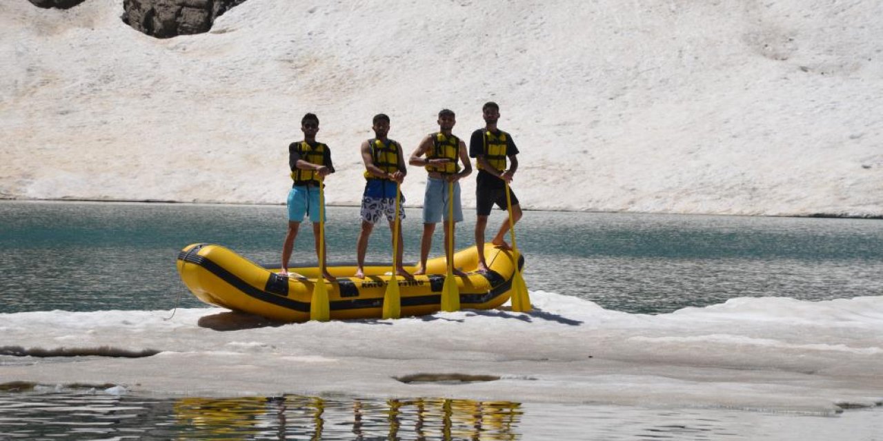 Beytüşşebap'ta karda rafting antrenmanı