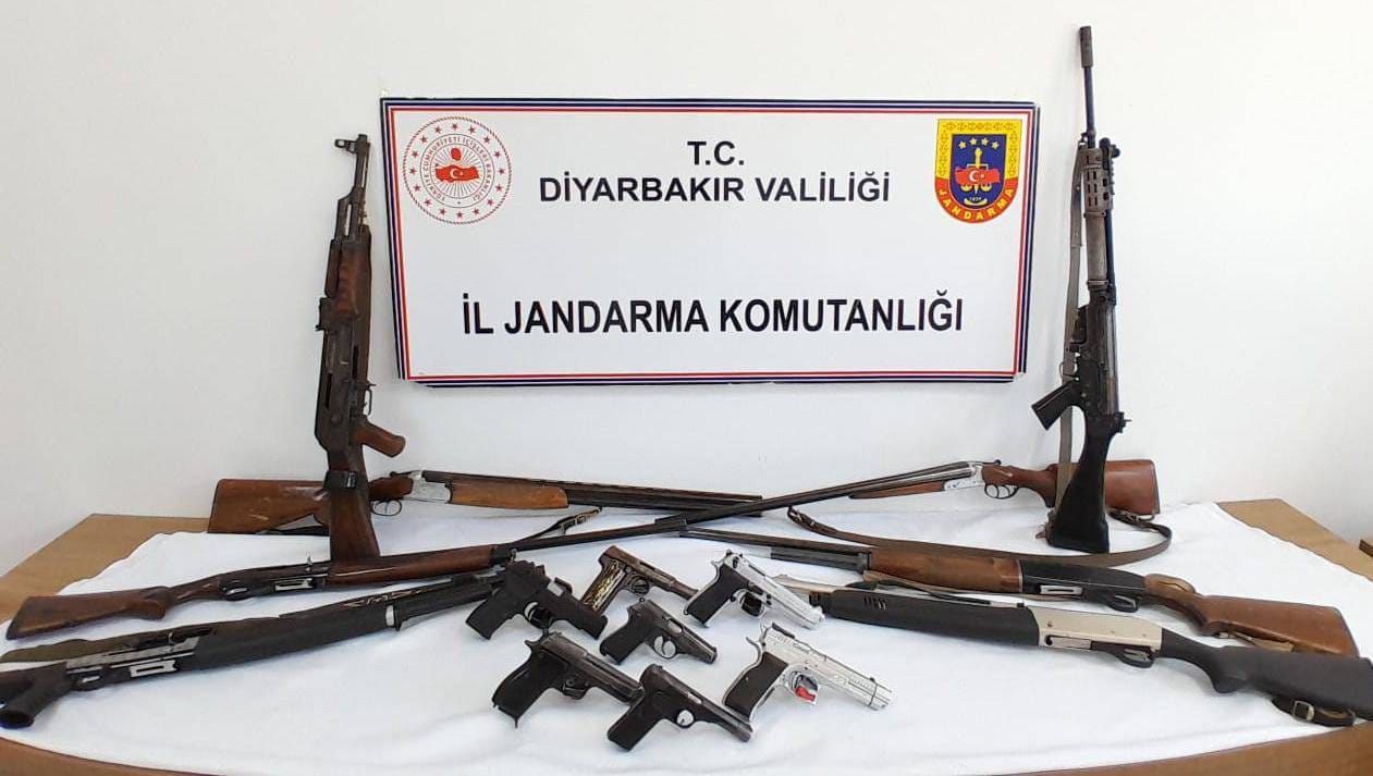 Diyarbakır'da ruhsatsız ve kayıp silah operasyonu