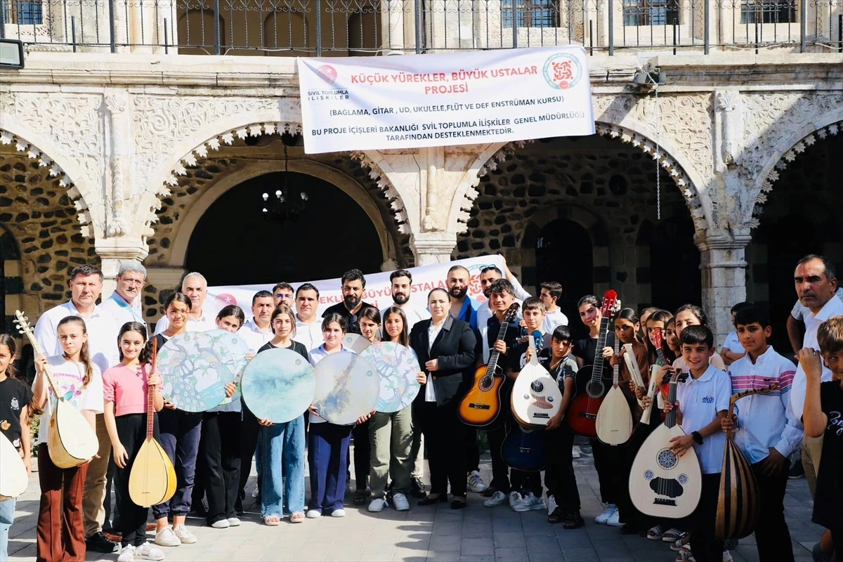 Cizre'de 258 öğrenciye müzik eğitimi