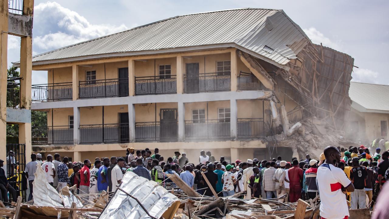 Nijerya'da okul çöktü: 12 ölü