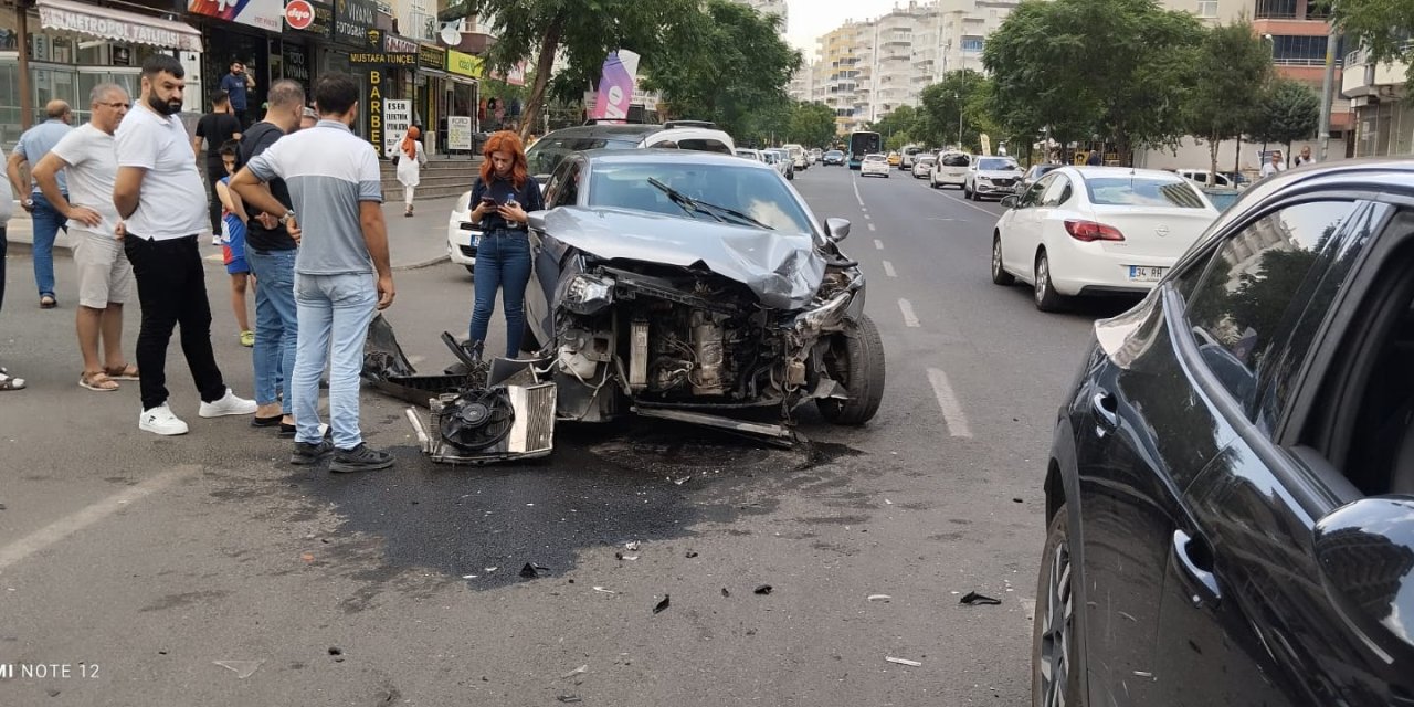 Diyarbakır'daki bu kazada kimsenin burnu bile kanamadı