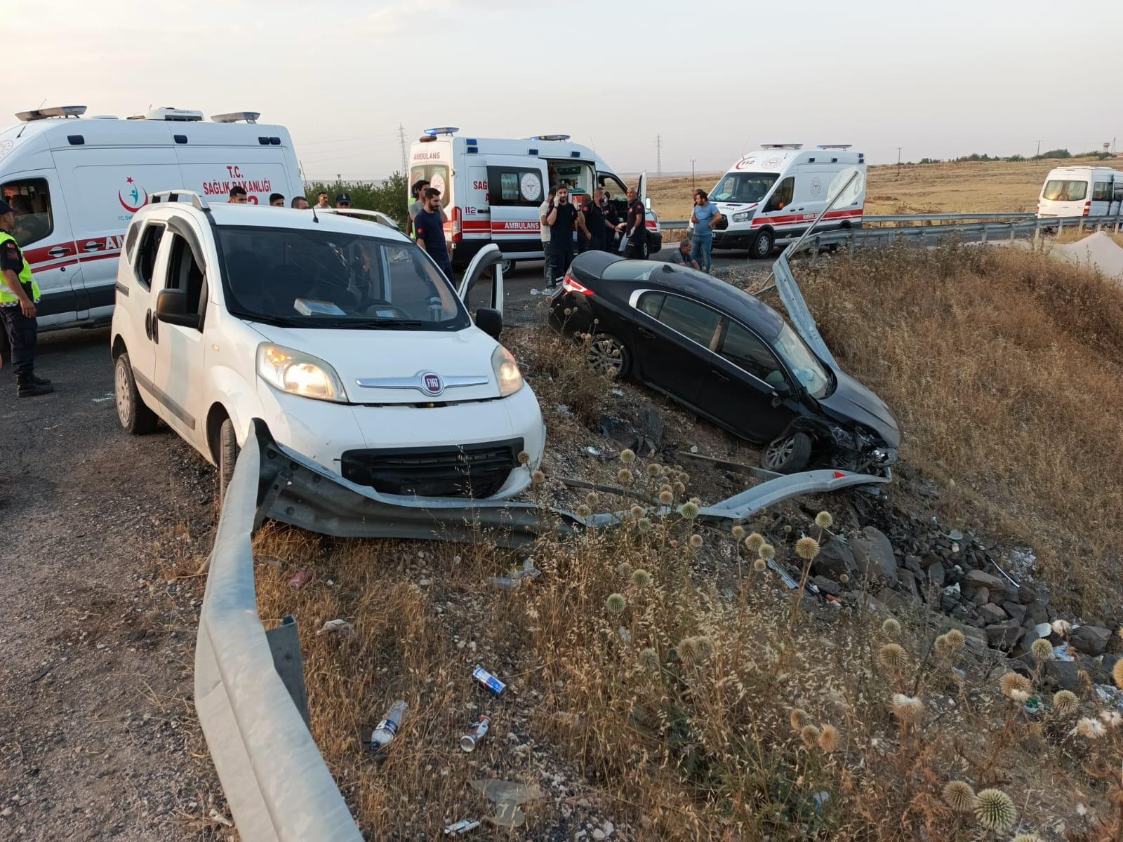 Diyarbakır'ın 'ölüm kavşağında' yine kaza: 2'si ağır 5 yaralı