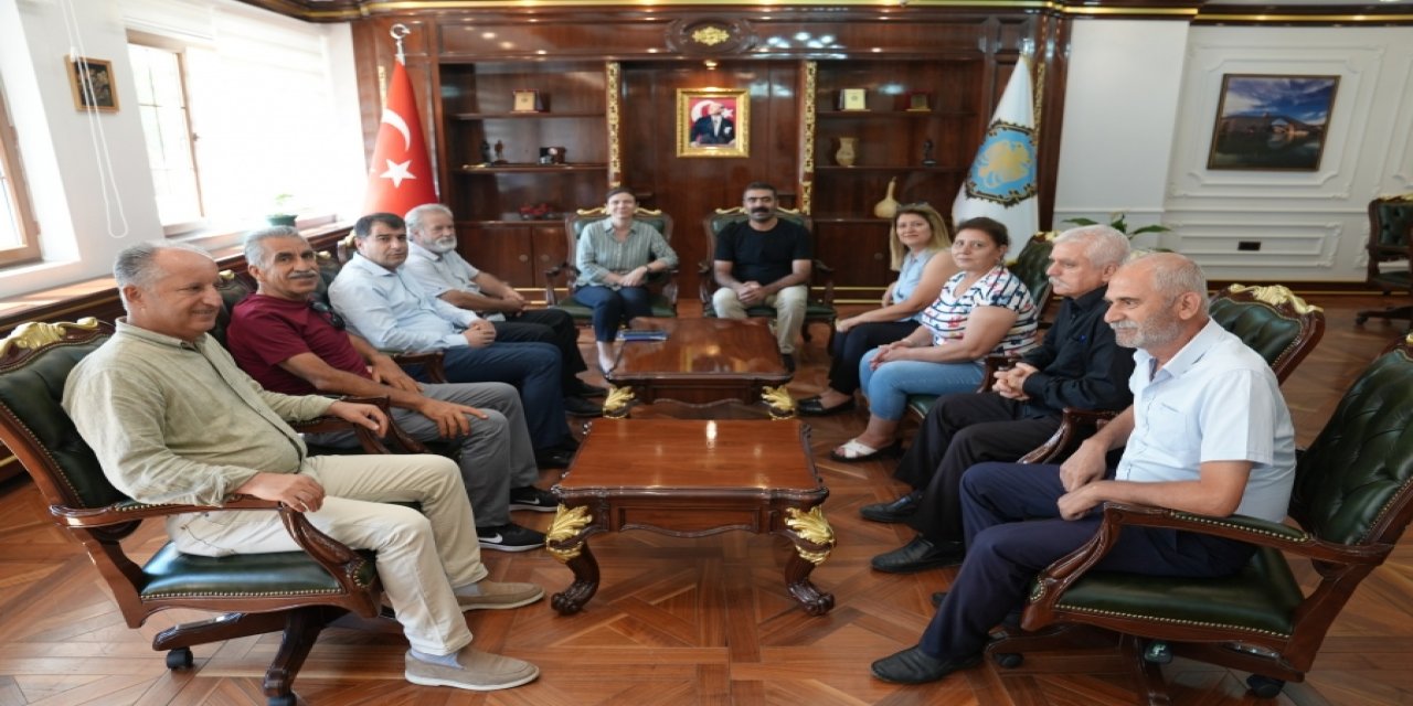 Pir Sultan Derneği’nden eş başkanlara ziyaret