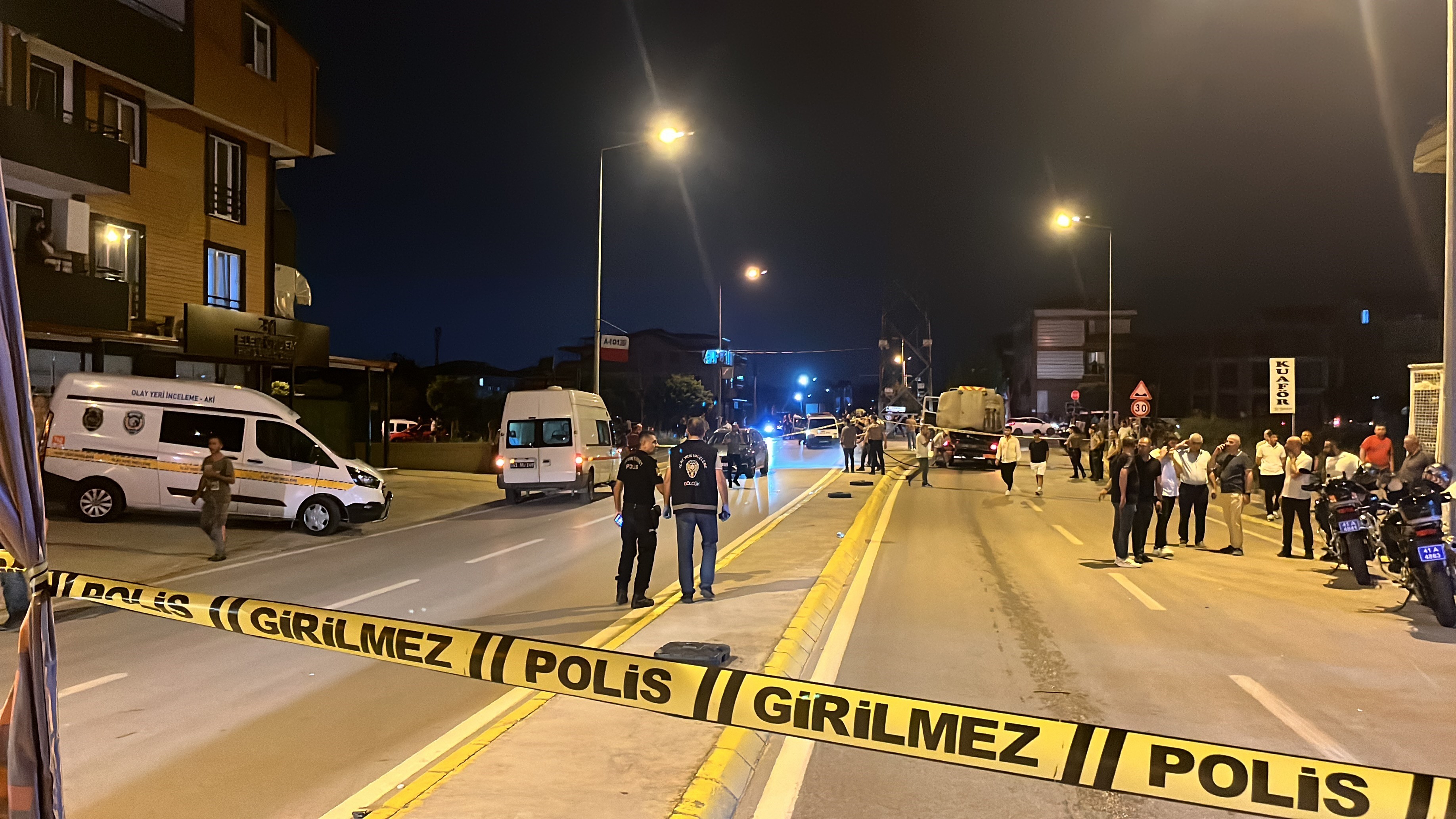 VİDEO - Polisten kaçarken kaza yaptı: 1 ölü, 1 ağır yaralı