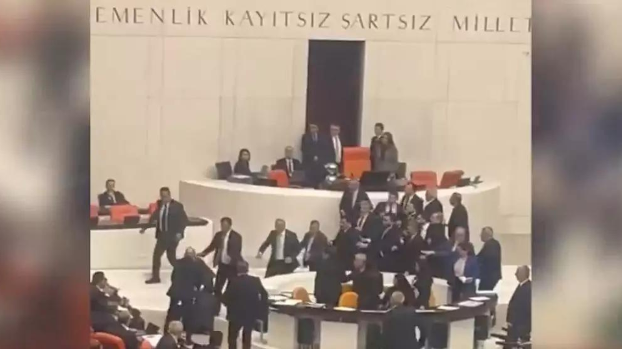 AKP'li milletvekilleri DEM Partili Bozan'a saldırdı!