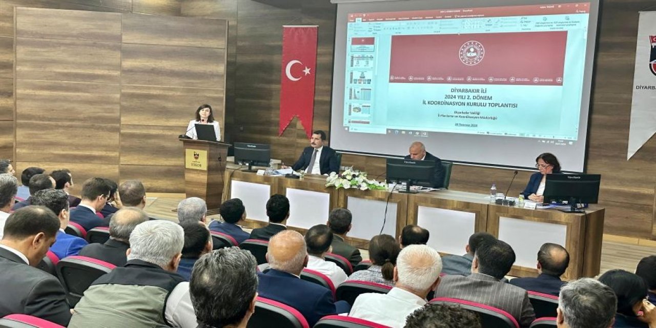 Diyarbakır Valisi ve Belediye Eşbaşkanı bir arada
