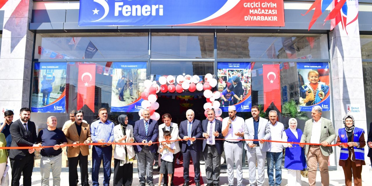 Diyarbakır'da Deniz Feneri Derneği’nin geçici giyim mağazası açıldı