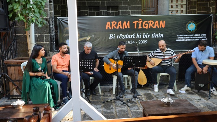 Sanatçı Aram Tigran Diyarbakır’da anıldı