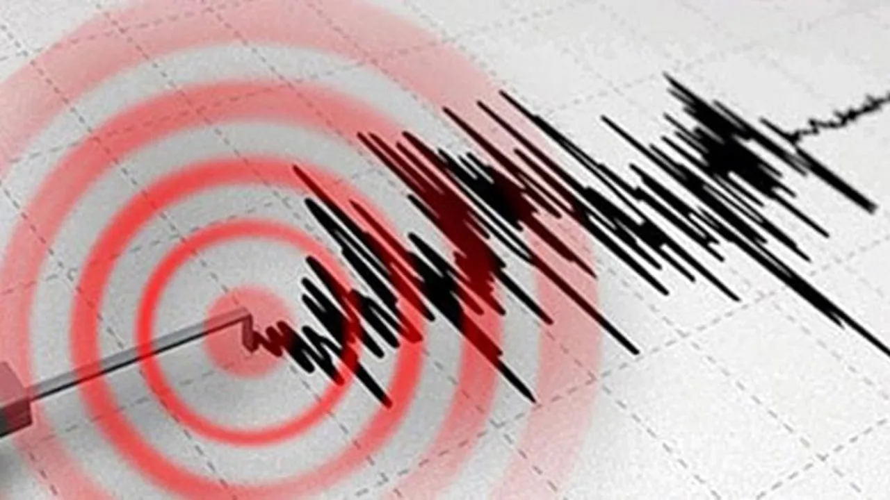 İzmir'de sabah saatlerinde deprem