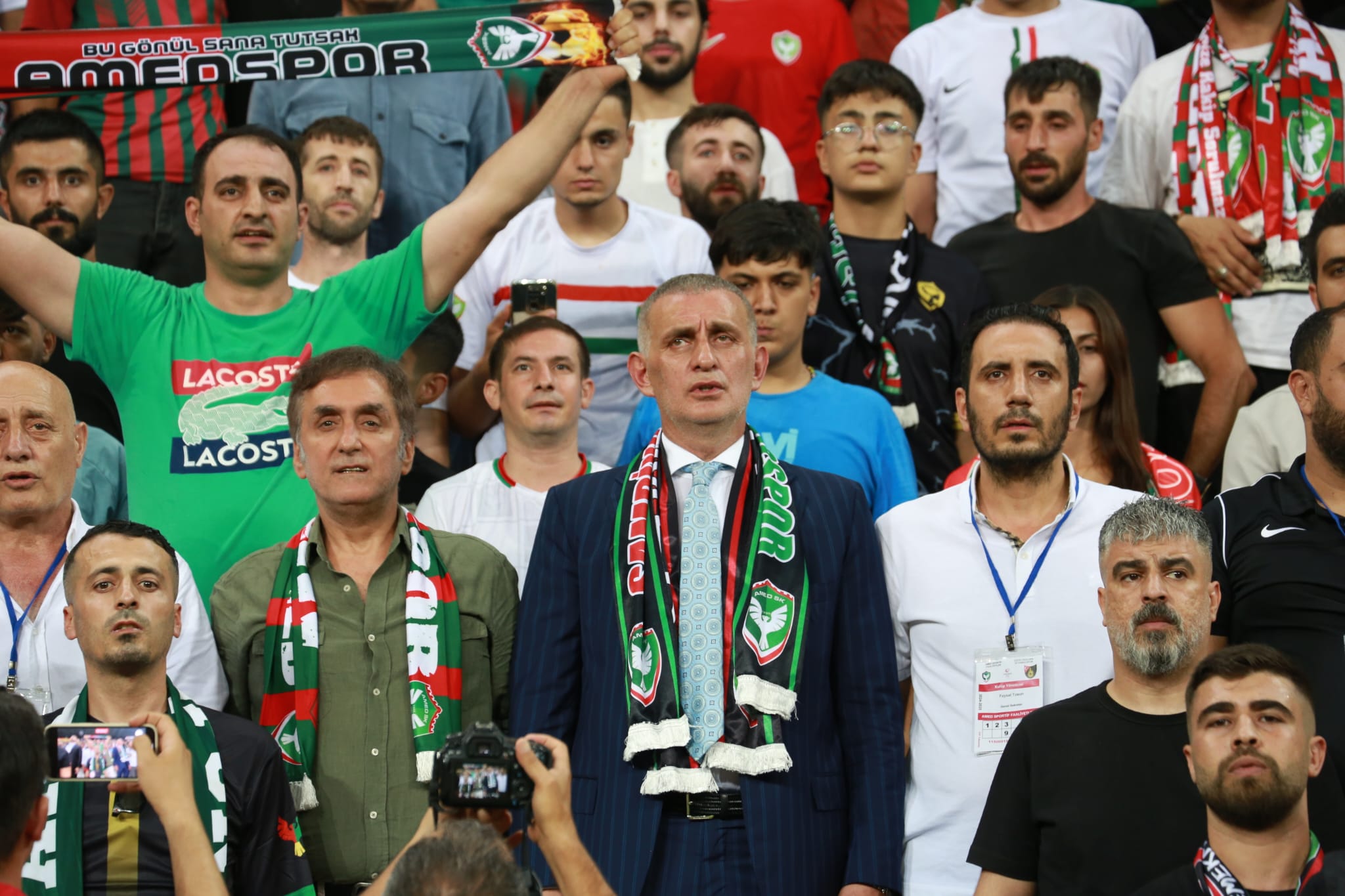 TFF Başkanı Hacıosmanoğlu Amedspor maçını tribünde izliyor