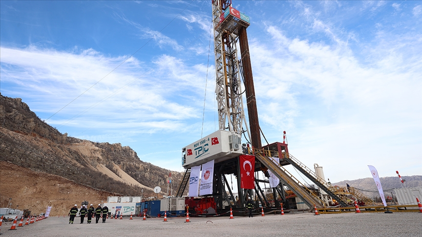 Petrol ve doğal gaz üretiminde rekor!