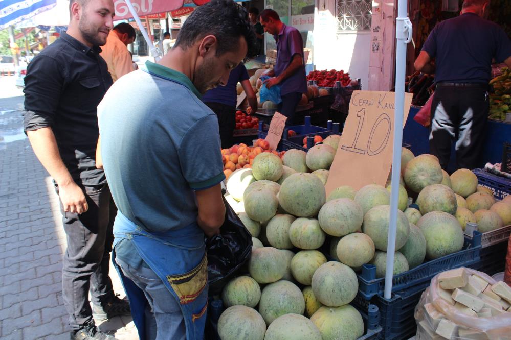 Siirt'te yetişiyor, Türkiye'nin dört bir yanına gönderiliyor