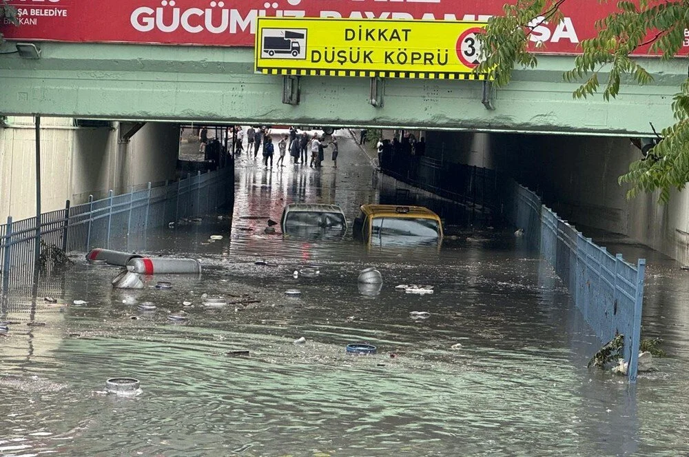 İstanbul, yağışa teslim oldu