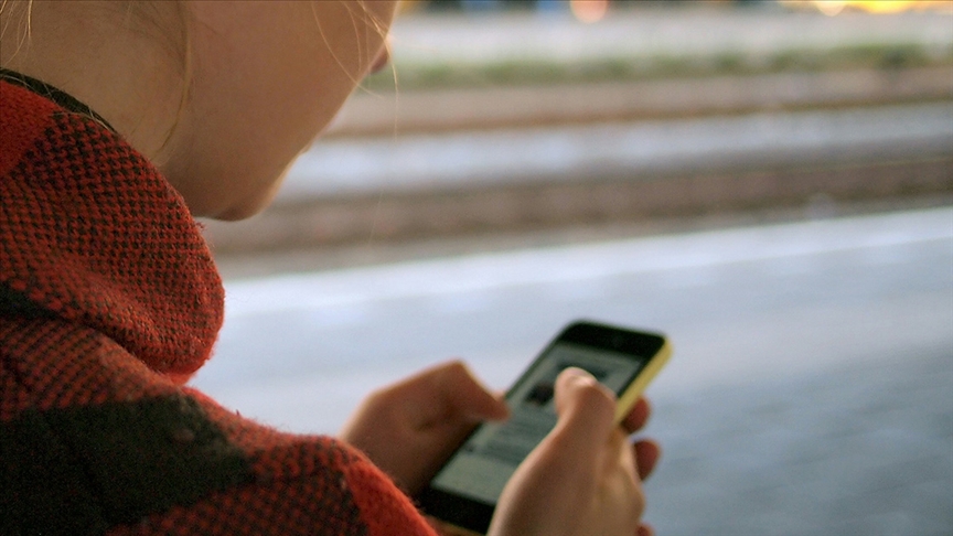 Avrupa'da öğrencilere ''Akıllı telefon'' yasağı