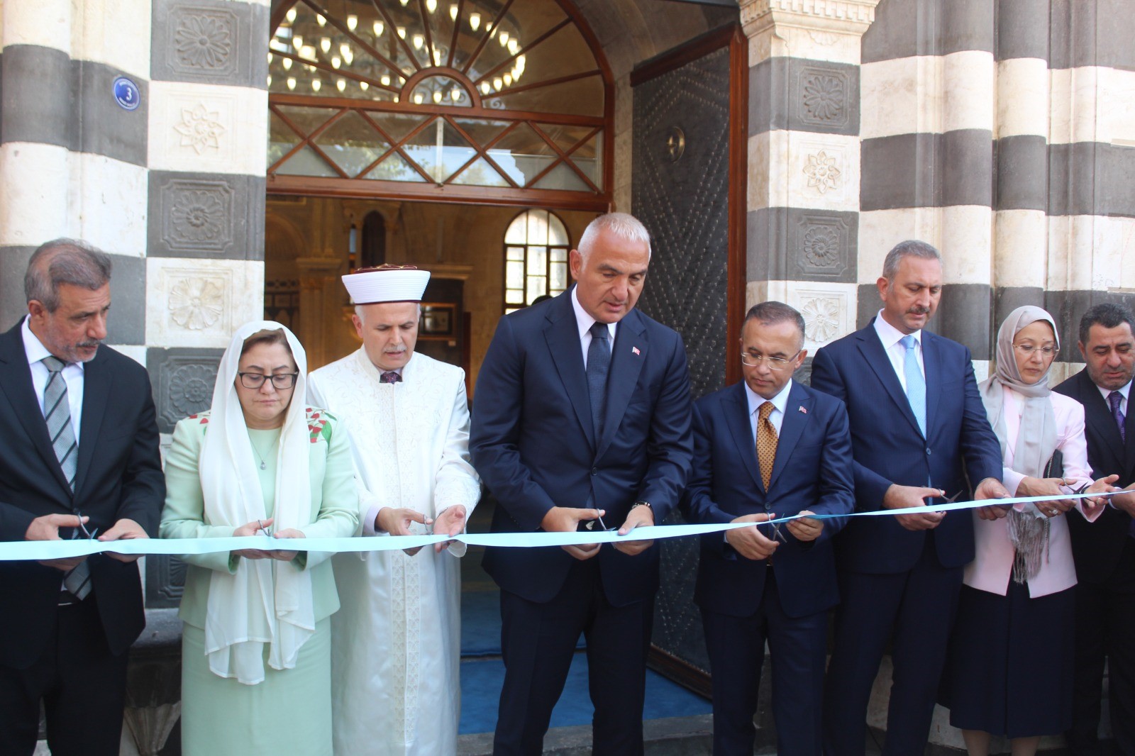 Bakan Ersoy, Antep'te cami açılışı yaptı