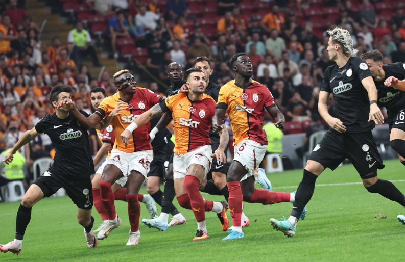 Galatasaray farka koştu