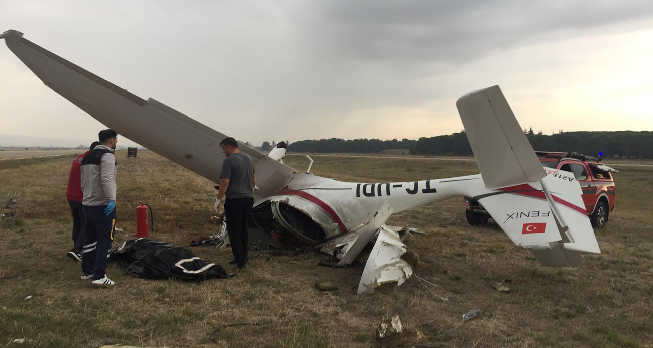 Eğitim uçağı düştü: İki pilot hayatını kaybetti