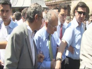 İhsanoğlu’na Diyarbakır’da tepki