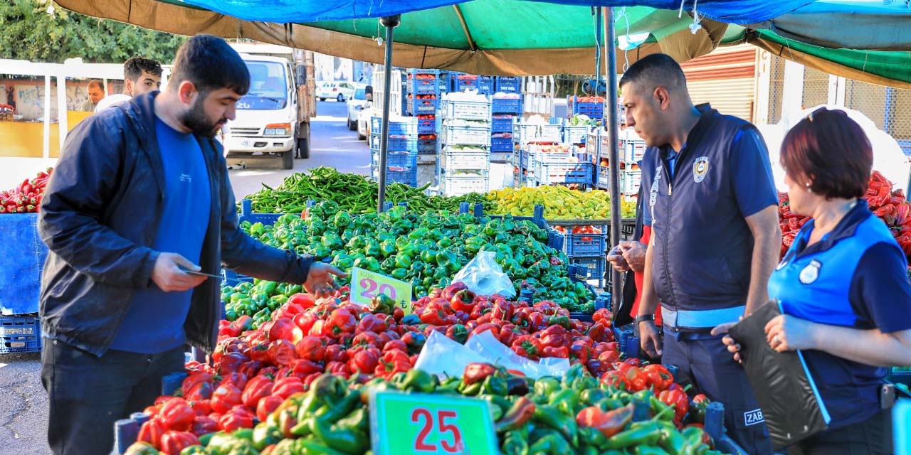 Kayapınar Belediyesi Zabıtası pazarları denetledi