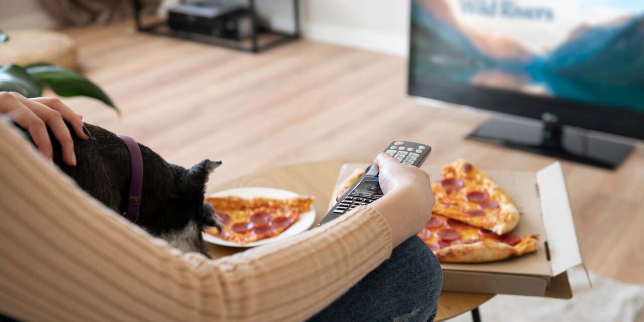 Sadece Bir Tabak Yemek: Televizyondaki O 'Masum' Alışkanlığın 7 Korkunç Etkisi!