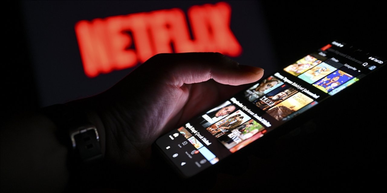 İki ülke, ünlü Netflix dizisi "Emily Paris'te"yi paylaşamıyor