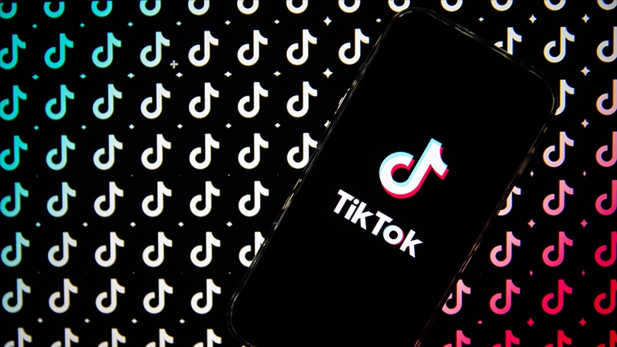 Aileler TikTok'a Savaş Açtı: İntihar ve Yemek Bozukluklarıyla Suçluyor!