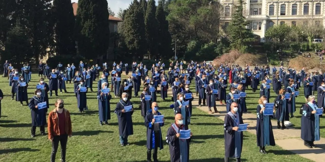 "Halkın iradesine yapılan bu antidemokratik müdahaleyi kınıyoruz"