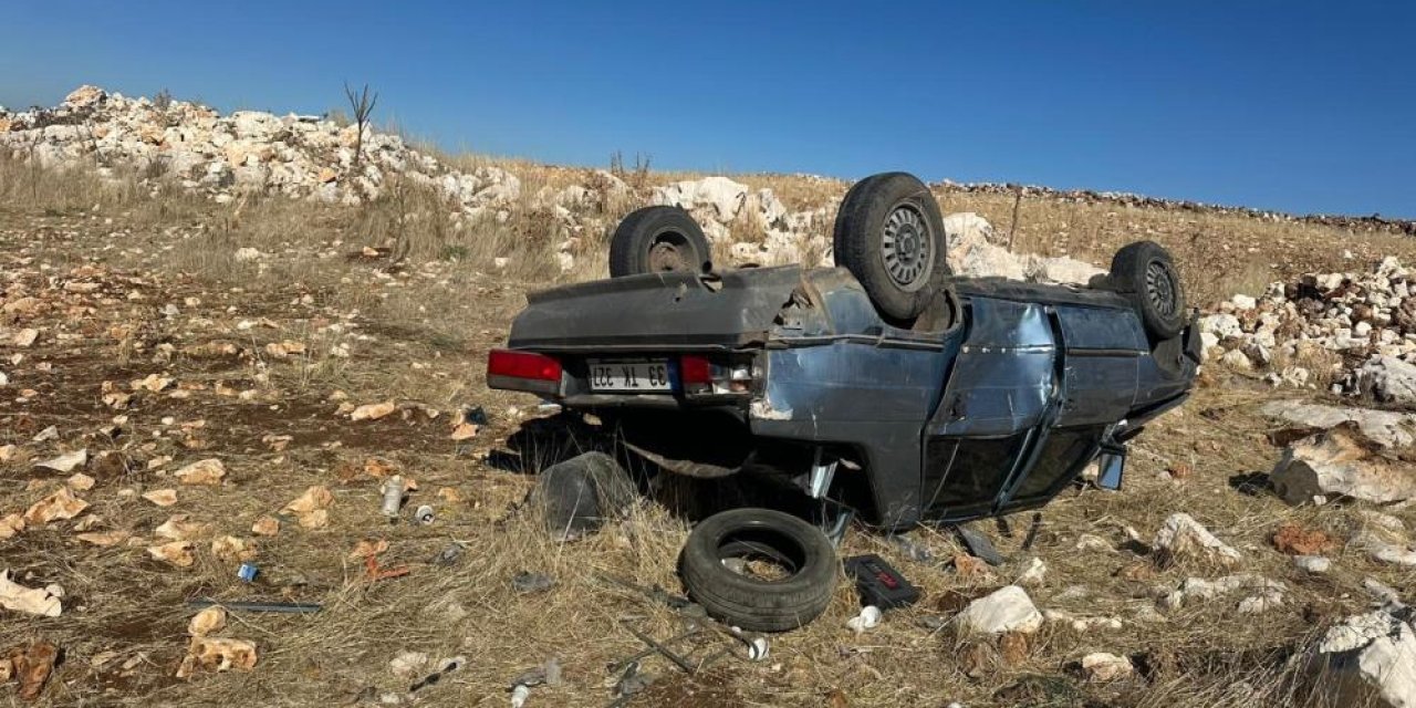 Mardin'de otomobil devrildi: 2 yaralı