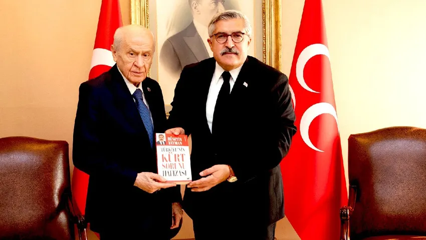 Bahçeli'ye dikkat çeken hediye